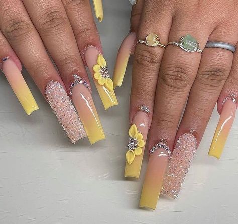 Quince Nails, Nails Photos, Accent Nail Designs, Quinceanera Nails, Cute Acrylic Nail Designs, Long Acrylic Nails Coffin, Acrylic Nails Coffin Pink, Long Square Acrylic Nails, Yellow Nails