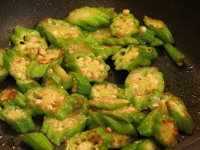 Frozen Okra Recipes, Okra Flower, Sauteed Okra, Fresh Okra, Culinary Student, Fried Veggies, Okra Recipe, Fast Meals, Okra Recipes