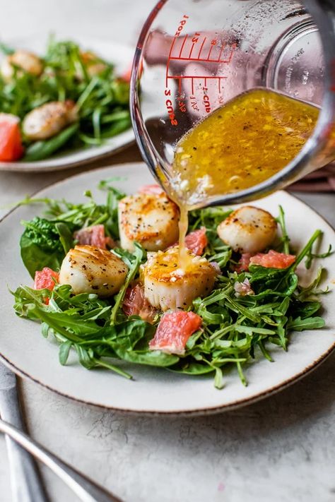 Seared scallops with pink grapefruit are wonderful over greens with a champagne vinaigrette as a light salad for lunch or dinner! #salad #scallops #dinner #seafood Salad With Grapefruit, Scallop Salad, Scallops Salad, Grapefruit Salad, Paleo Salads, Seared Scallops, French Dressing, Scallop Recipes, Seafood Salad