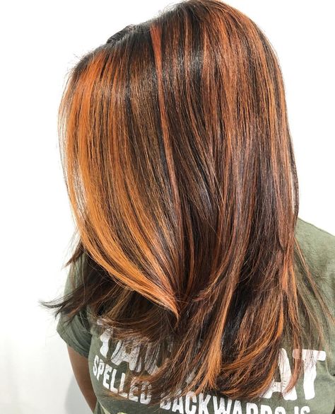 Highlight Hair Ideas, Orange Hair Color Ideas, Copper Hair With Highlights, Orange Brown Hair, Orange Hair Dye, Ginger Hair Dyed, Orange Hair Color, Light Auburn Hair, Red Hair With Highlights