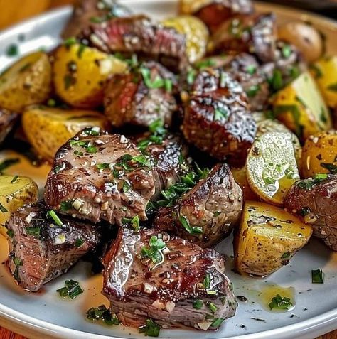 Ina Garten Recipes | Garlic Butter Steak and Potatoes 🥩🧄 Steak Sirloin, Garlic Butter Steak Bites, Butter Steak Bites, Garlic Steak, Butter Steak, Cheesy Mashed Potatoes, Sirloin Steak, Garlic Butter Steak, Steak Butter