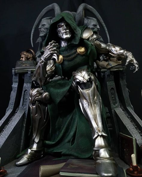 謝小哲 on Instagram: “FanArt 1/4 custom Dr doom throne statue #xmstudios #prime1studio #ironstudios #sideshow #statuecollectors #superhero #hottoys #ironman…” Dr Doom Throne, Small Soldiers, Dr Doom, Doctor Doom, Gaming Art, Silver Surfer, Art Characters, Nerd Stuff, Studio S