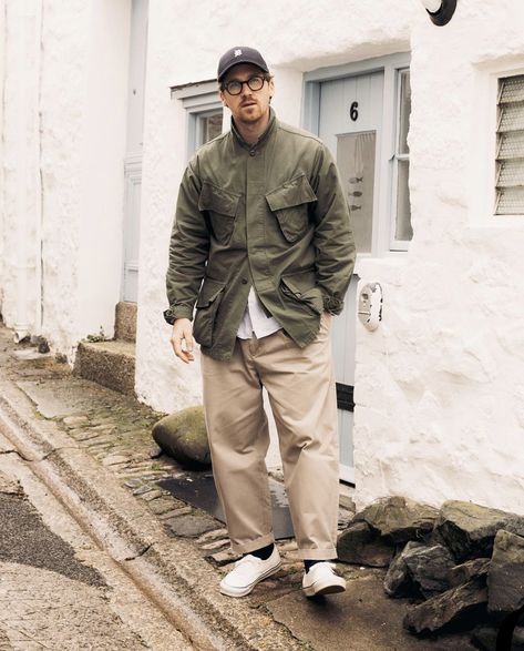 Utility Jacket Outfit, Vans Outfit Men, Japanese Street Fashion Men, Dad Fashion, Khaki Jacket, Hipster Mens Fashion, Fresh Outfits, Jacket Outfit, Nice Style