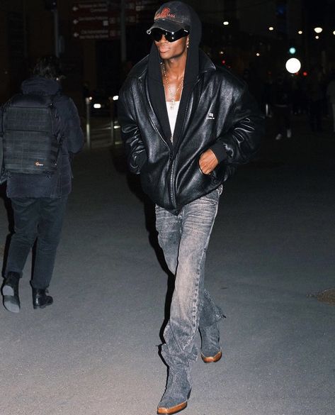 Neo Noir Aesthetic Fashion, Alton Mason, Off Duty Model, Masc Fashion, Models Off Duty Style, All Black Fashion, Concept Clothing, Mens Outfit Inspiration, Fire Fits