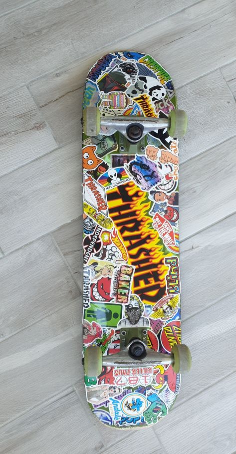 Skateboard Wallpaper, Protection Aesthetic, Painted Skateboard, Skateboard Designs, Skateboarding Aesthetic, Skateboarding Tricks, Longboard Design, Skateboard Aesthetic, Skateboard Deck Art