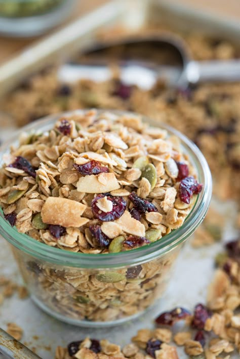 Breakfast Energy, Cranberry Granola, Granola Recipe Homemade, Baked Granola, Energy Booster, Crunchy Granola, Granola Recipe, Pioneer Woman Recipes, Ree Drummond