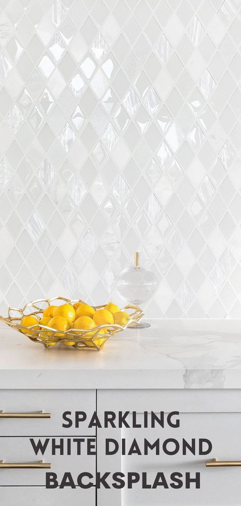 White Diamond Backsplash, Glossy Backsplash, White Glass Backsplash, Diamond Backsplash, Glass Tile Backsplash Kitchen, White Glass Tile, Backsplash Trends, Kitchen Backsplash Trends, Modern Kitchen Backsplash