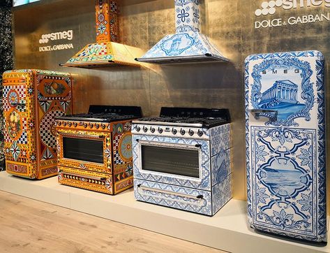 this is the third installment of their collaboration, this time including a victoria range cooker, extractor hood and a FAB28 fridge. Dolce And Gabbana Kitchen, Smeg Kitchen, Smeg Fridge, Bath Trends, Traditional Ceramics, Kitchen Design Decor, Blue Kitchens, Dolce E Gabbana, Kitchen Colors