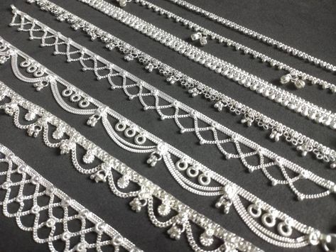 Latest Payal Designs Silver, Payal Designs Silver, Ankle Bracelets Gold, Junk Jewellery, Cascade Design, Anklets Indian, Anklet Chain, Silver Ankle Bracelet, Anklet Designs