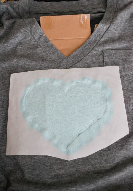 This is also a great idea for businesses who want to make their own Ts without having to pay a big printing company and having to order too many.  Of course you would probably use a different shape than a heart! #DIY Heart T-Shirt with acrylic paint Valentine Shirts, Diy Heart, Heart Diy, Paint Diy, Shirt Diy, Tshirt Crafts, Heart T Shirt, Old T Shirts, Printing Company