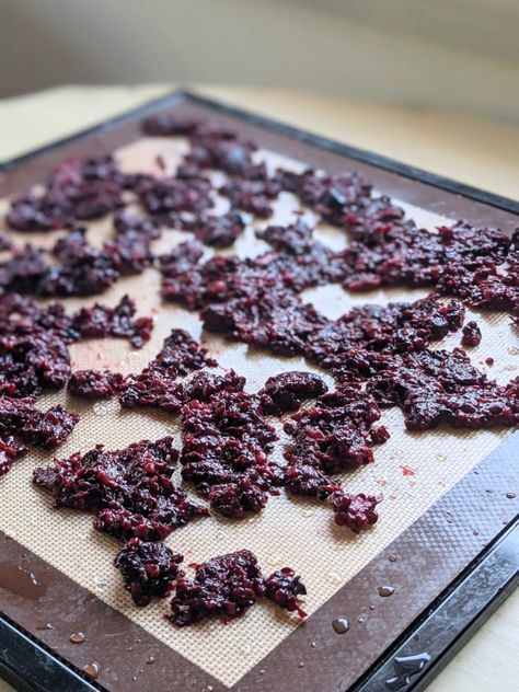 Berry Buckle, Canning Kitchen, Blackberry Syrup, Solar Oven, Dried Food, Blackberry Jam, No Waste, Drying Herbs, Smells Amazing