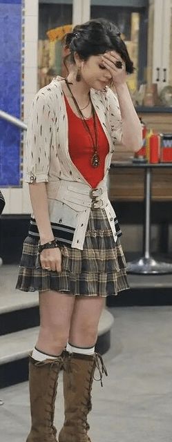 Disney Channel Characters, Alex Russo Outfits, Channel Outfits, Wizards Of Waverly, Selena Gomez Outfits, Alex Russo, Wizards Of Waverly Place, Waverly Place, Selena G