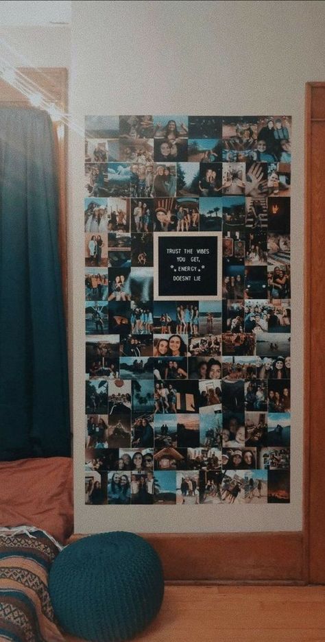 Friends Bedroom, Horse Girls Bedroom, Dorm Room Decor Diy, Photo Walls Bedroom, Horse Bedroom, Hiasan Bilik Tidur, Apartment Goals, Friends House, College Dorm Room Decor