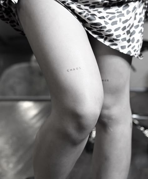 Above the knee tattoo Kneecap Tattoo Women, Knee Tattoos Women, Knee Tattoo Ideas, Tattoo Above Knee, Above The Knee Tattoo, The Knee Tattoo, Angle Tattoo, Partner Tattoos, Knee Tattoos