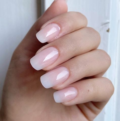 Le tendenze unghie gel estate 2023 sono tante e adatte proprio a tutti i gusti. Tra french, smalti rosso fuoco, colori fluo e tonalità nude cosa preferite? Unghie Sfumate, Nail Designs Spring, French Nails, Spring Nails, Gel Nails, Manicure, Nail Designs, I Hope, Nail Art