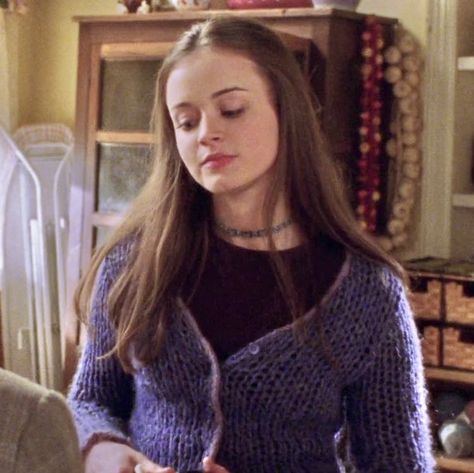 ليلي كولينز, Rory Gilmore Outfits, Gilmore Outfits, Rory Gilmore Style, Gilmore Aesthetic, Gilmore Girls Fashion, Gilmore Girls Aesthetic, Gilmore Girls Outfits, The Gilmore