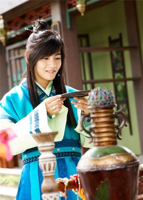 Taehyung Hwarang, V Hwarang, Hwarang Taehyung, Seo Joon, Cnblue, K Drama, Boy Band, Kim Taehyung Wallpaper, Bts Members