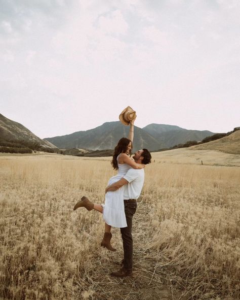 A couple's session in the wild wild west 🐎✨️ . . . . #parkcityphotographer #parkcityweddingphotographer #utahphotographer #loveandwildhearts #dirtybootsandmessyhair Ranch Couple Photoshoot, Desert Couple Photoshoot, Boho Couple Photoshoot, Ranch Photoshoot, Western Couple, Desert Engagement Photos, Wild Wild West, Engagement Pictures Poses, Pictures Poses