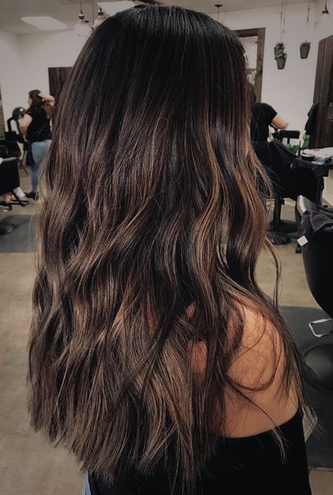 Dark Brunette Caramel Highlights, Long Dark Brown Hair With Light Brown Highlights, Blended Highlights Brown Hair, Mocha Balayage On Black Hair, Brown Hair Lowlights Dark, Medium Hair With Long Layers, Dark Brunette Hair With Lowlights, Mocha Balayage Dark Brown, Brunnete Balayage Brunettes