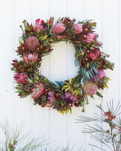 Protea Wreath, Holiday Entryway, Bridesmaids Flowers, Protea Bouquet, Fungi Art, Floral Crafts, Dried Wreath, Sunset Magazine, Floral Studio