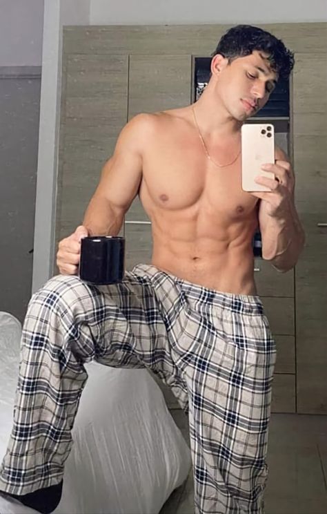 Men Boxers Photoshoot, Crop Top Boys, Men Boxers, Hey Handsome, Hard Men, Gay Fashion, Street Style Outfits Men, Cool Outfits For Men, Shirtless Men