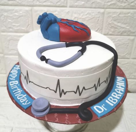 Nursing Graduation Cakes, Doctor Cake, Nursing Goals, Heart Doctor, Human Anatomy Art, Birthday Themes, Nursing Graduation, Graduation Cakes, Grooms Cake