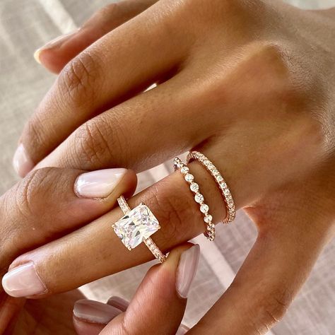 Rose Gold Wedding Ring Sets Square, Radiant Wedding Ring Set Giliarto, Modern Rose Gold Wedding Rings, Rose Gold Wedding Stackable Rings, Wedding Rings Radiant Cut, Wedding Rings Radiant, Radiant Wedding Rings, Rose Gold Wedding Rings, Radiant Cut Ring