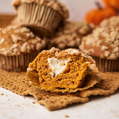 Pumpkin Cream Cheese Muffins with Cinnamon Streusel Topping Easy Fall Baking, Homemade Pumpkin Muffins, Moist Pumpkin Muffins, Cinnamon Streusel Topping, Fall Muffins, Pumpkin Cheesecake Muffins, Bakery Style Muffins, Pumpkin Bundt Cake, Pumpkin Cream Cheese Muffins