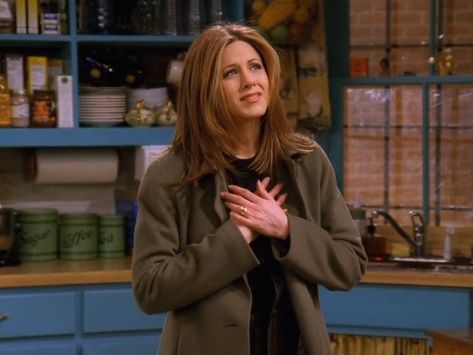 Rachel Green Friends, Rachel Green Style, Jeniffer Aniston, Iconic Outfits, Friends Series, Rachel Green, Green Style, Fall Style, Crafty Things