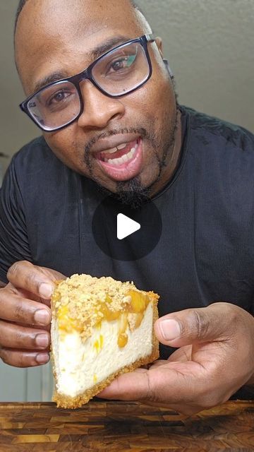 Kenneth mincey on Instagram: "Hennessy Peach Cobbler Cheescake Cinnamon Toast Crunch Crumble comment 🔥 for recipe 
.
.
.
#Hennessy #peach #Cobbler #Cheesecake #desserts #recipes #food" Ooey Gooey Bars, Peach Cheesecake, Gooey Bars, Cinnamon Toast Crunch, Cinnamon Toast, Peach Cobbler, Cobbler, Let Them Eat Cake, Eat Cake