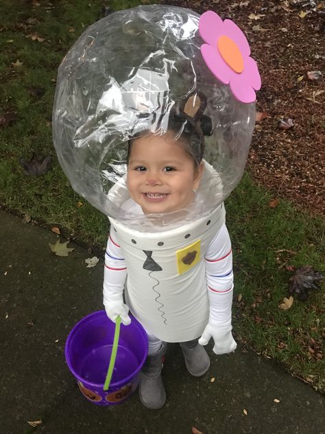 Sandy Cheeks Spongebob Halloween Costume DIY Sandy Spongebob Costume, Sandy Spongebob, Spongebob Costume, Diy Fantasia, Childrens Halloween Costumes, Kostum Halloween, Sandy Cheeks, Spongebob Birthday, Idee Cosplay