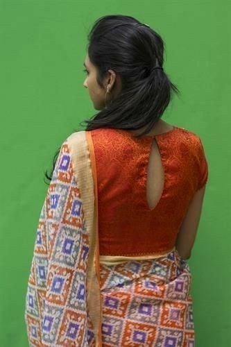 Neck Patterns, Blouse Designs High Neck, Cotton Saree Blouse Designs, Cotton Blouse Design, Blouse Designs Catalogue, New Saree Blouse Designs, Latest Model Blouse Designs, Sari Blouse Designs, Blouse Designs Indian