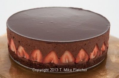 Chocolate Strawberry Mousse Torte by Pastries like a Pro Cakes With Frosting, Strawberry Mousse Cake, Chocolate Mousse Desserts, Strawberry Truffle, Mousse Dolce, Mousse Cakes, Strawberry Mousse, Mousse Dessert, Chocolate Mousse Cake