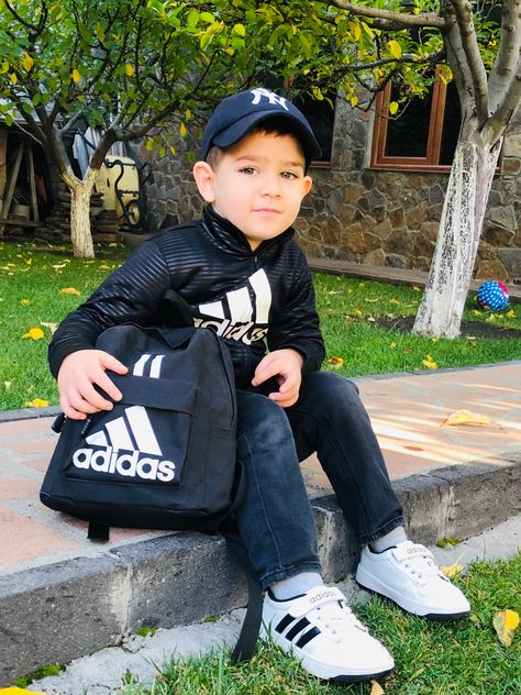 #adidas #sport #kids #baby #instagram #aesthetic #fashion #kidsfashiondiy #kidsoutfits #outfit Boys Adidas Outfits, Instagram Aesthetic Fashion, Adidas Outfits, Adidas Kids, Adidas Outfit, Adidas Sport, Instagram Aesthetic, Aesthetic Fashion