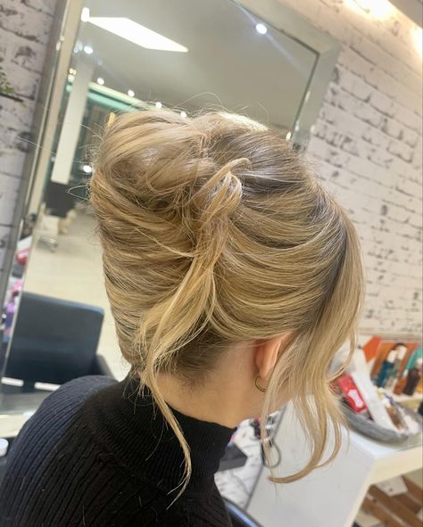 •French Pleat• •This stunning hair up is giving classy and chic• •A hair up this elegant and classic is great for brides, bridesmaids or mothers of the bride/groom• •For any bridal hair enquiries please call or message us• •Created by the amazing @erinshairgallery • #rochford #rochfordhair #rochfordhairdresser #moderntwist #frenchpleat #hairup #chingonhair #bridalhair #bridehairstyle #classichairupdo Chingon Hair, Classic Updo Hairstyles, French Pleat, Bride Hairstyles, Up Hairstyles, Bride Groom, Bridal Hair, Mother Of The Bride, The Amazing