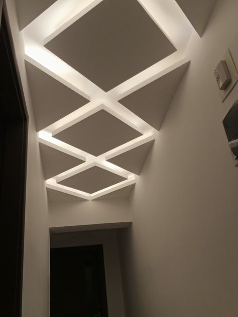 Entrance Pop Ceiling, Folsiling Ideas, Fall Ceiling Designs For Passage, Small Passage Ceiling Design, Pop Design For Passage Ceiling, Piopi Designs For Hall New, Pop Degine For Hall, Entrance Pop Design, Piopi Siling Design