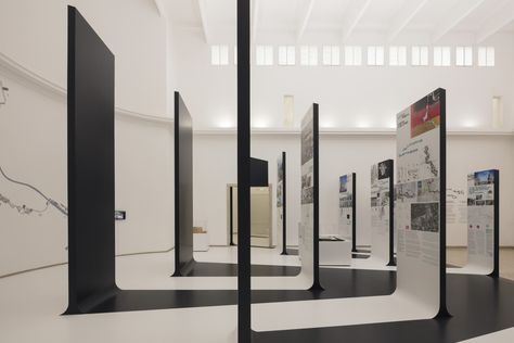 Gallery of "Unbuilding Walls": The German Pavilion at 2018 Venice Biennale - 13 Best Wall Design, Biennale Venezia, Architecture Biennale, Venice Architecture, Museum Exhibition Design, Design Exhibition, Tile Showroom, Exhibition Stands, Exhibition Stand Design