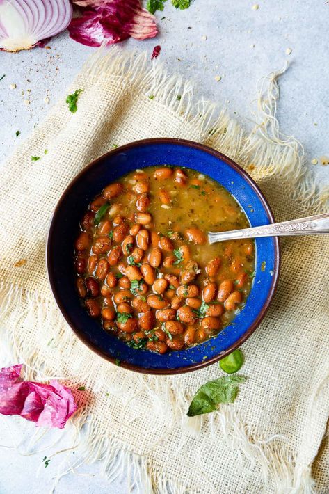 Pinto Beans Recipe, Mexican Pinto Beans, Mexican Main Dishes, Pinto Bean Recipes, Small Slow Cooker, Pinto Bean, Vegetarian Bean Chili, Mexican Dinner, Chicken Burritos