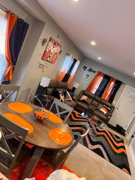 Bright Color Living Room Ideas, Brown And Orange Living Room Ideas, Orange And Grey Living Room Decor, Orange Living Room Decor Ideas, Red Living Room Decor, Living Room And Dining Room Decor, Simple Home Decor Ideas, Girl Apartment Decor, Black Living Room Decor