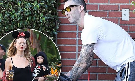 Behati Prinsloo, Adam Levine, Quality Time, Dusty Rose, Stroller