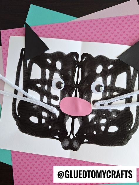 Paint Splat Cat Craft Idea For Kids Pet Week Crafts Toddlers, Preschool Cat Activities, January Preschool, Paint Splats, Kitten Art, Puffy Paint, Winter Crafts For Kids, Clothes Pin Crafts, Cat Themed