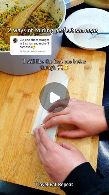 Khadija Siddiqui on Instagram: "2 ways of folding samosas using spring roll sheets. I use the first one as I like the samosas crunchy and and with a bit thicker layer of pastry ❤ @chefwithpalette #samosa #samosas #samosalover #ramadanprep #ramadankareem #ramadanrecipes #ramzan #ramzanmubarak #ramadan2024 #howto #tips #indianfood #pakistanifood" Samosa Pastry Recipe, Samosa Sheets Recipe, How To Fold Samosas, Ramadan Recipe, Samosa Recipe, Savory Pies, Spring Roll, Pakistani Food, Pastry Sheets