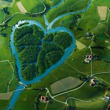 The Heart River is a tributary of the Missouri River, approximately 180 mi (290 km) long, in western North Dakota in the United States Heart In Nature, Missouri River, Incredible Places, Alam Yang Indah, North Dakota, Aerial View, Comfort Zone, Amazing Nature, New Hampshire