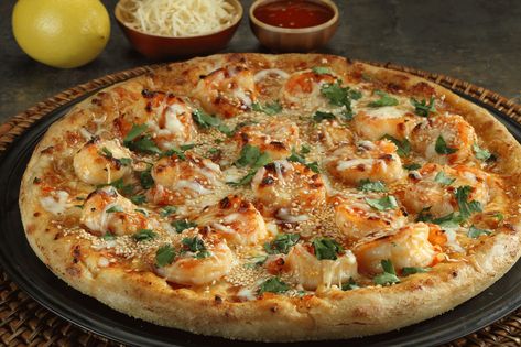 Asian shrimp pizza recipe with homemade crust Shrimp Pizza Recipe, Asian Pizza, Carnivore Pizza, Seafood Pizza Recipes, Shrimp Pizza, Asian Shrimp, Discovery Zone, Pizza Oven Recipes, Pizza Vegetariana