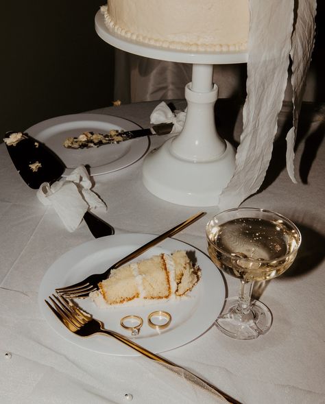 who doesn’t love some cutesy champagne tower detail shots??! 🕊️✨🥂🤍💍 Champagne Tower Photos, Wedding Photos Champagne, Snow Picnic, Cake And Champagne, Gosfield Hall, Bear Wedding, 2025 Wedding, Champagne Tower, Wedding Pic