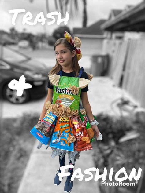 Trash Fashion Ideas, Recycling Outfits Ideas For Kids, Recycled Outfit Ideas For School, Recycling Bin Costume, Trash Fashion Recycled, Recycle Costume Ideas, Earth Day Fashion Show Kids, Diy Costume Recycled Materials, Recycle Fashion Show For Kids