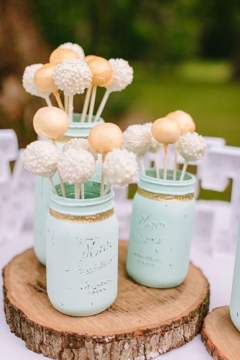 70+ Mason jar decoration ideas---diy food in mason jar Cake Pops Display, Unique Wedding Food, Rustic Wedding Foods, Cake Pop Displays, Wedding Cake Pops, Cake Pop Ideas, Cake Pop Stands, Rustic Farm Wedding, Pop Ideas