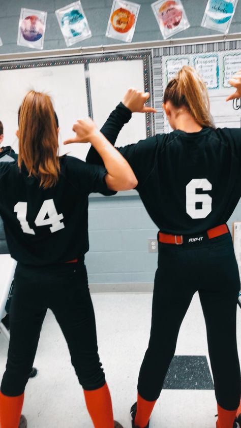 Pics In Dress, Pics With Best Friend, Catcher Softball, Pitcher Softball, Softball Pictures Poses, Softball Picture, Softball Pics, Softball Photography, Softball Photos