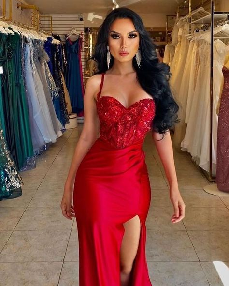 Elegant Red Dress, Red Satin Dress, Prom Inspo, Floor Length Prom Dresses, Prom Dresses Sleeveless, Evening Dress Fashion, Prom Hairstyles, Evening Dresses Elegant, Hairstyles Ideas