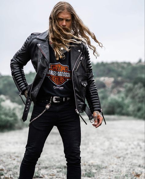 Rock N Roll Style Men, Metal Outfit, Rock N Roll Style, Biker Outfit, Live Rock, Rock Outfits, Leather Jacket Outfits, Rock'n Roll, Estilo Punk